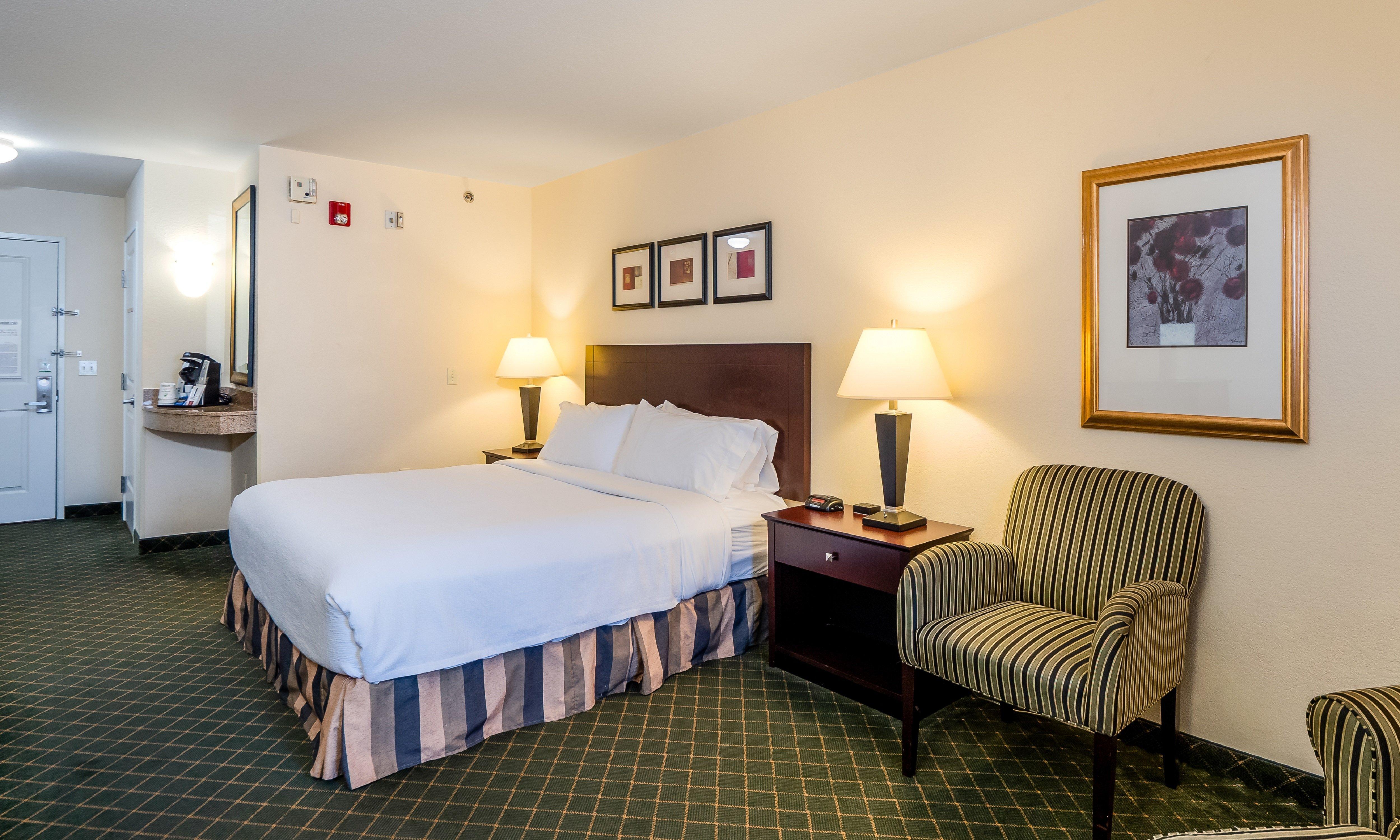 Holiday Inn Conference Center Marshfield, An Ihg Hotel Exterior foto