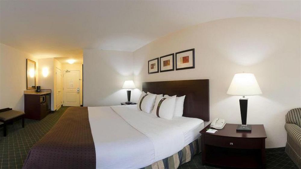 Holiday Inn Conference Center Marshfield, An Ihg Hotel Exterior foto